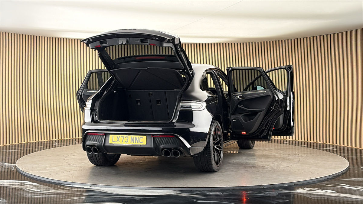 More views of Porsche Macan