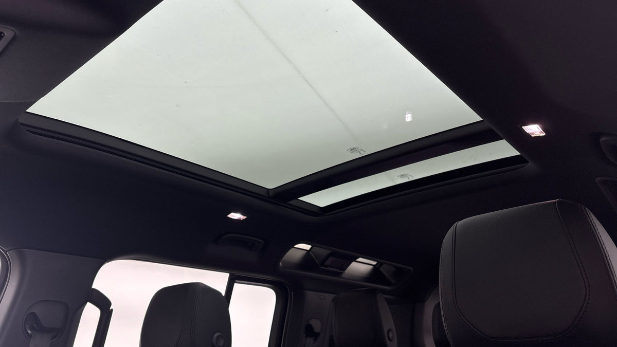 Land Rover Defender 110 Urban Image 6