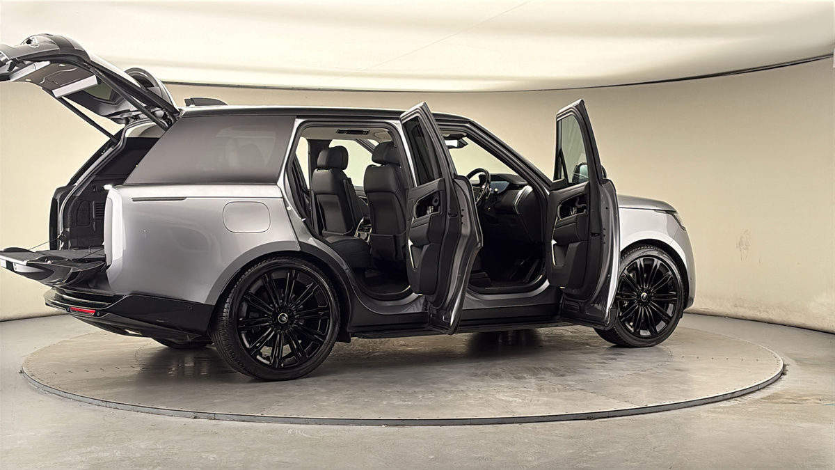 More views of Land Rover Range Rover