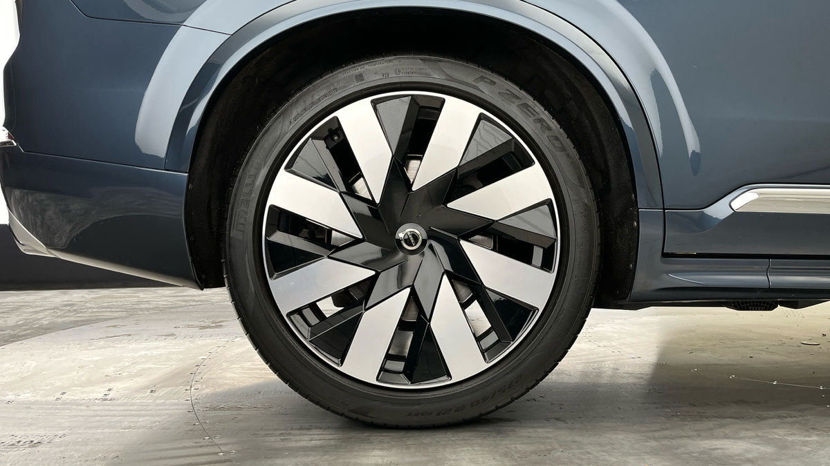 Volvo XC90 Image 10