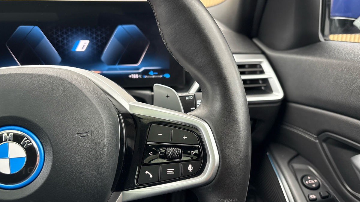 BMW 3 Series Image 14