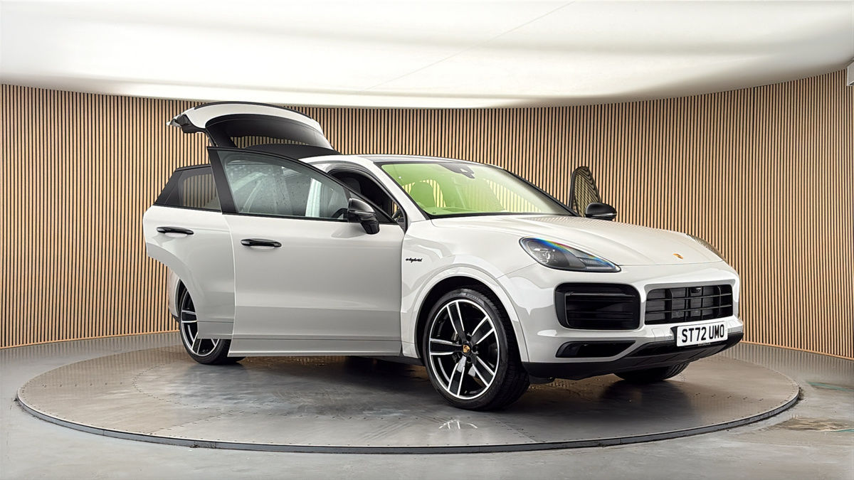 More views of Porsche Cayenne