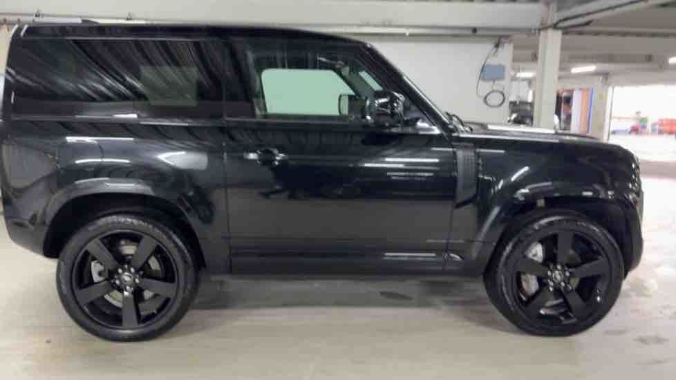 More views of Land Rover Defender 90