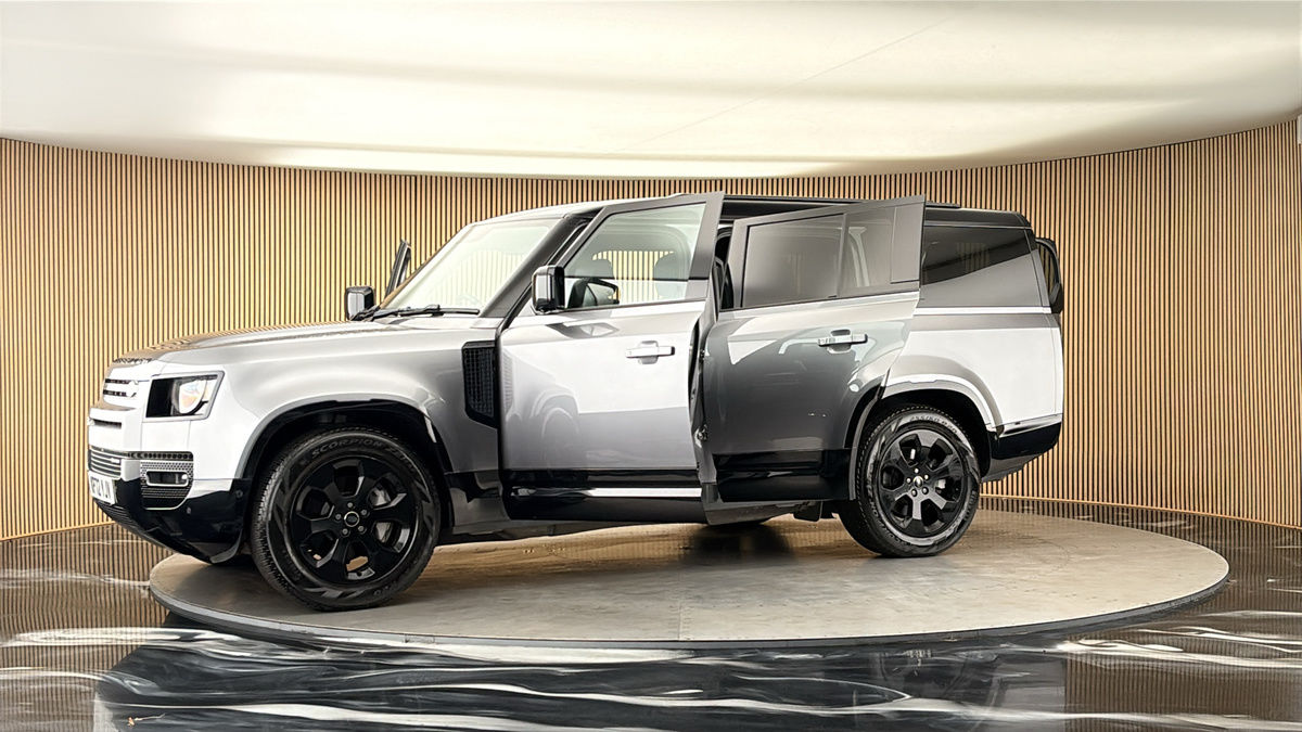 More views of Land Rover Defender 130