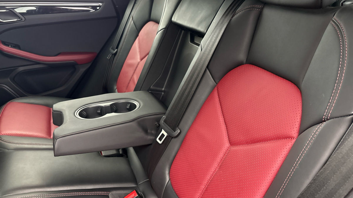 Porsche Macan Image 9