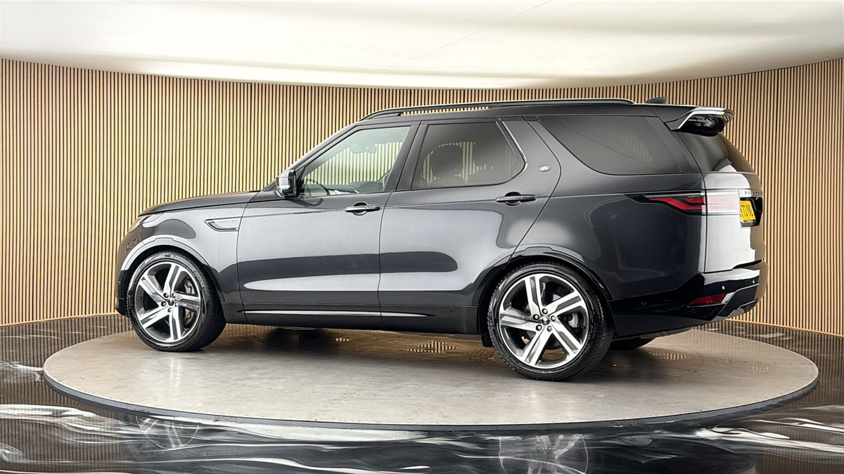 More views of Land Rover Discovery