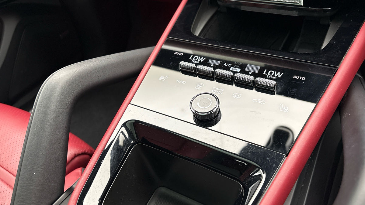 Porsche Cayenne Image 26