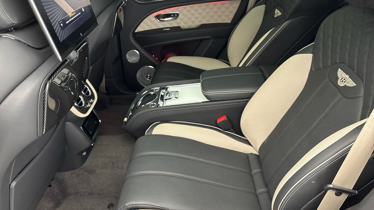 Bentley Bentayga Image 53