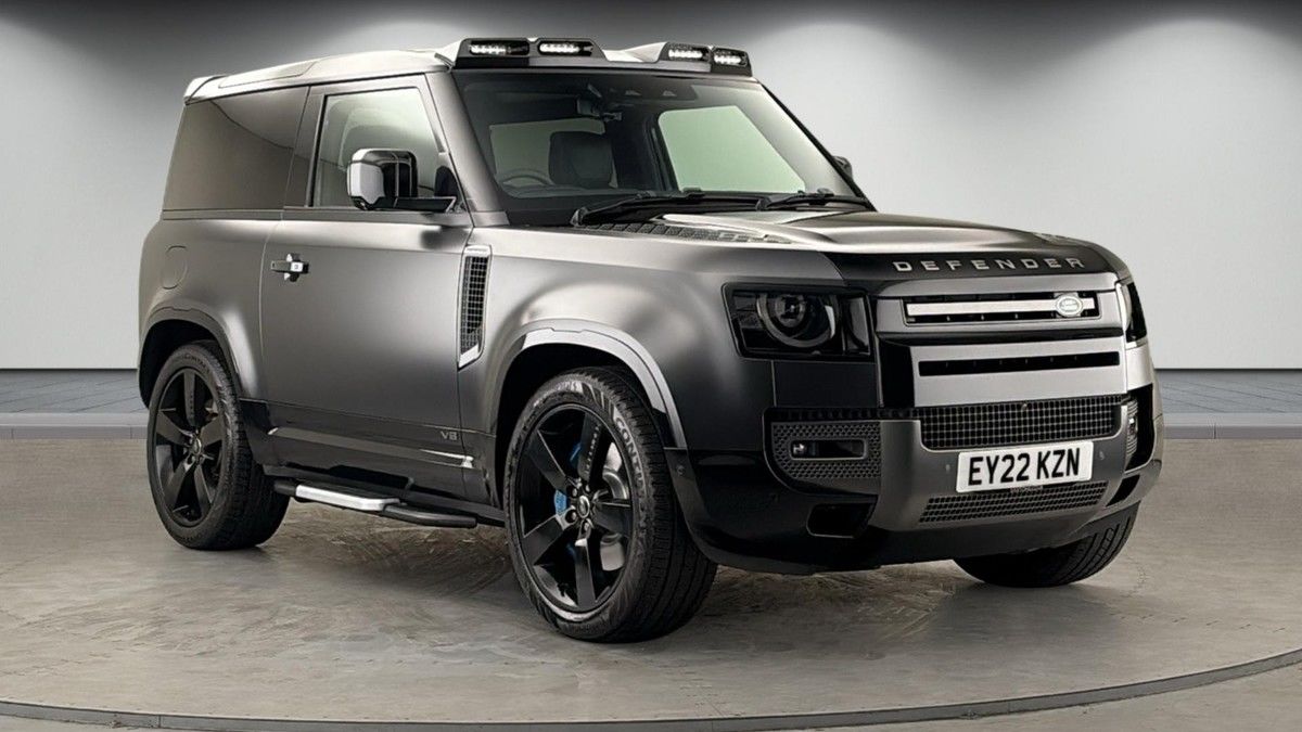 WA COLT DEFENDER カーボンブラック 2022 Land Rover Defender 90 5.0 P525 V8 Carpathian Edition SUV 3dr