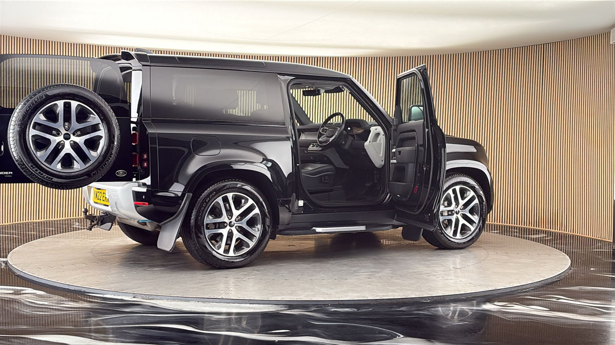 More views of Land Rover Defender 90