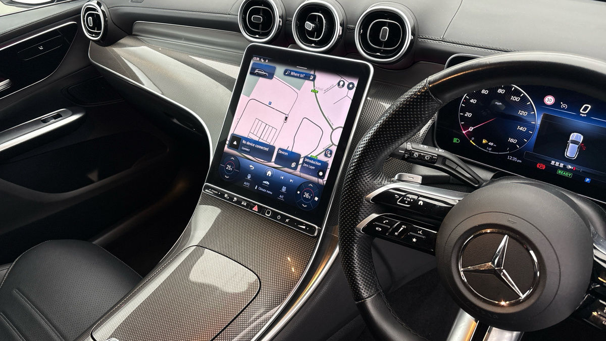 Mercedes-Benz GLC Image 18