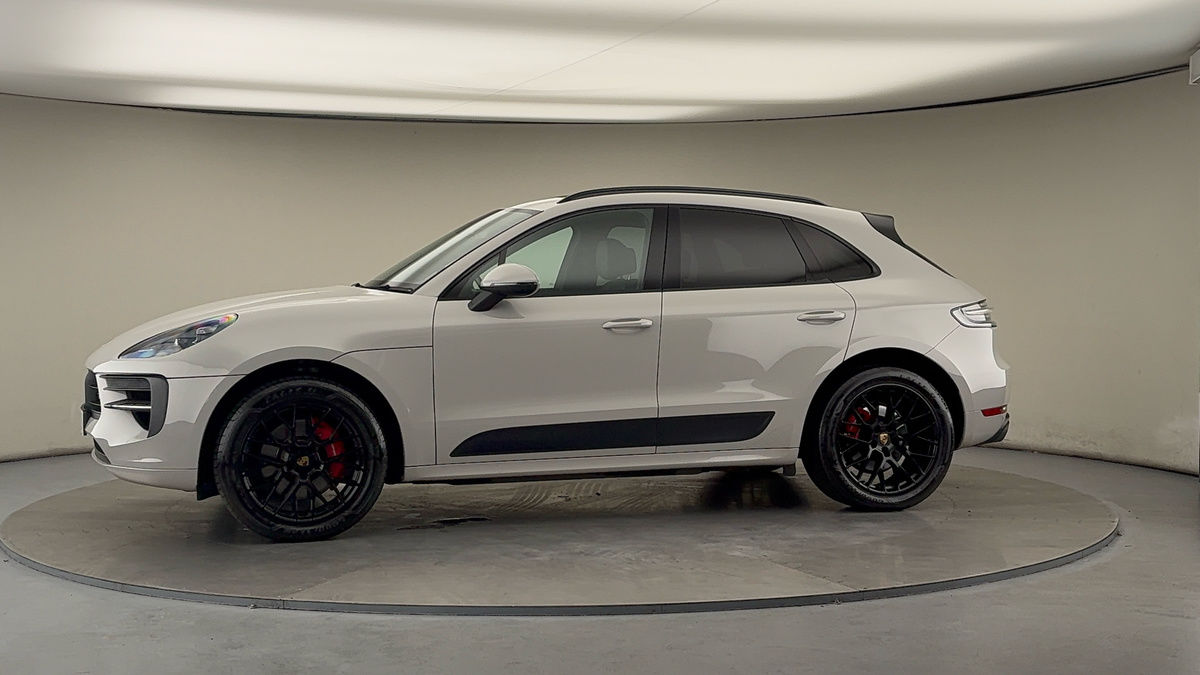 More views of Porsche Macan