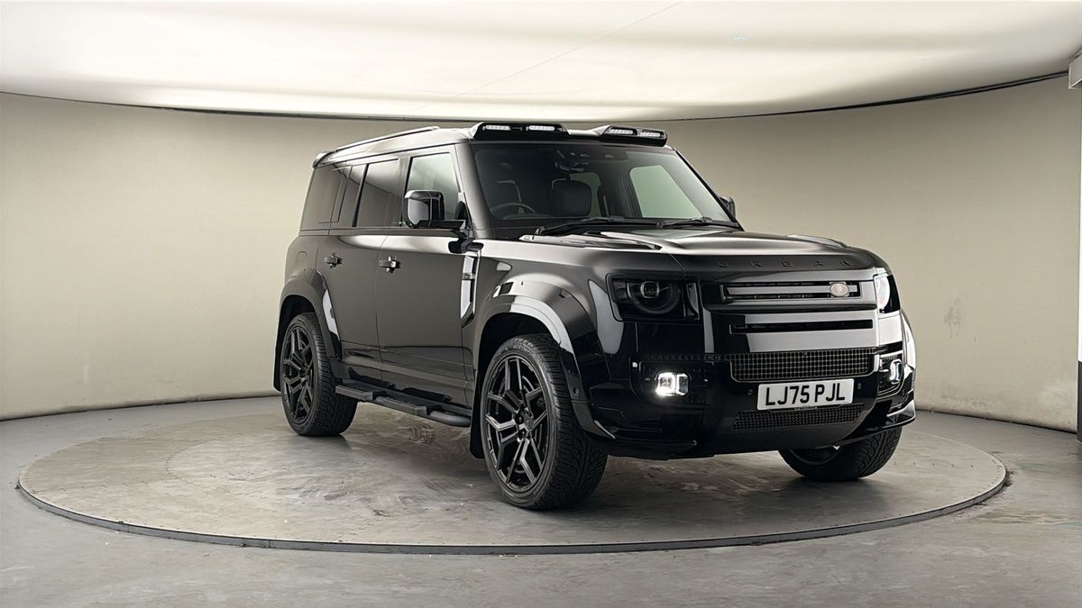 More views of Land Rover Defender 110