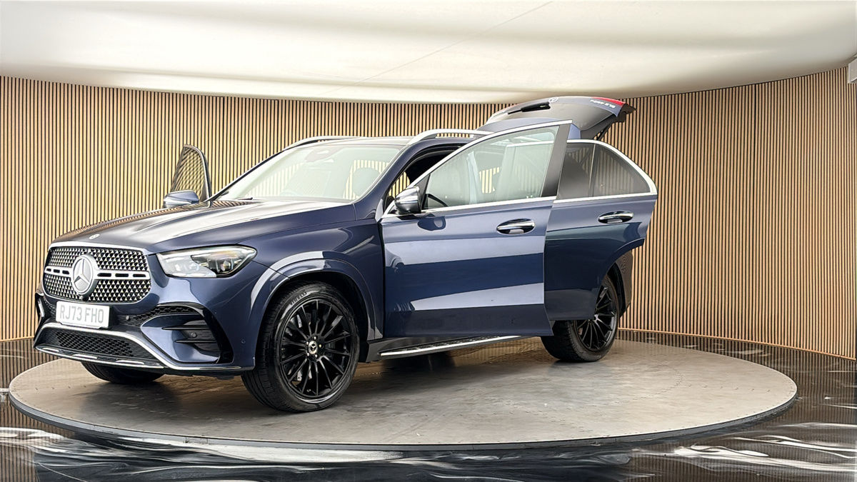 More views of Mercedes-Benz GLE