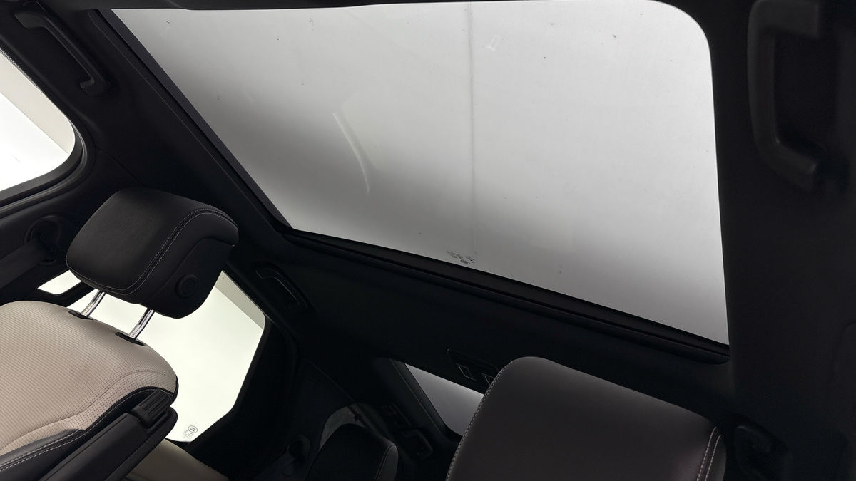 Land Rover Discovery Image 6