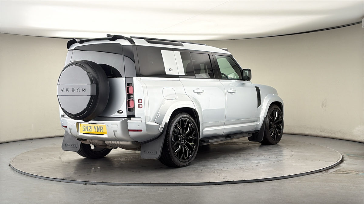 More views of Land Rover Defender 110