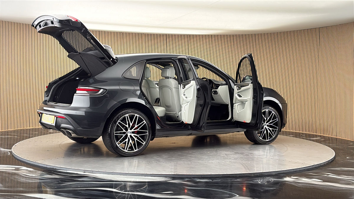 More views of Porsche Macan