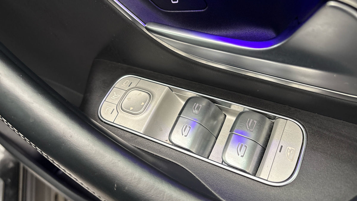 More views of Mercedes-Benz GLE