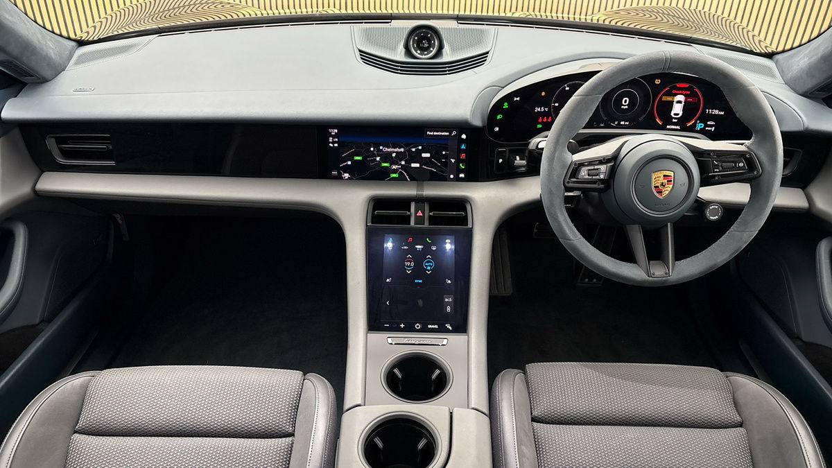 Porsche Taycan Image 12