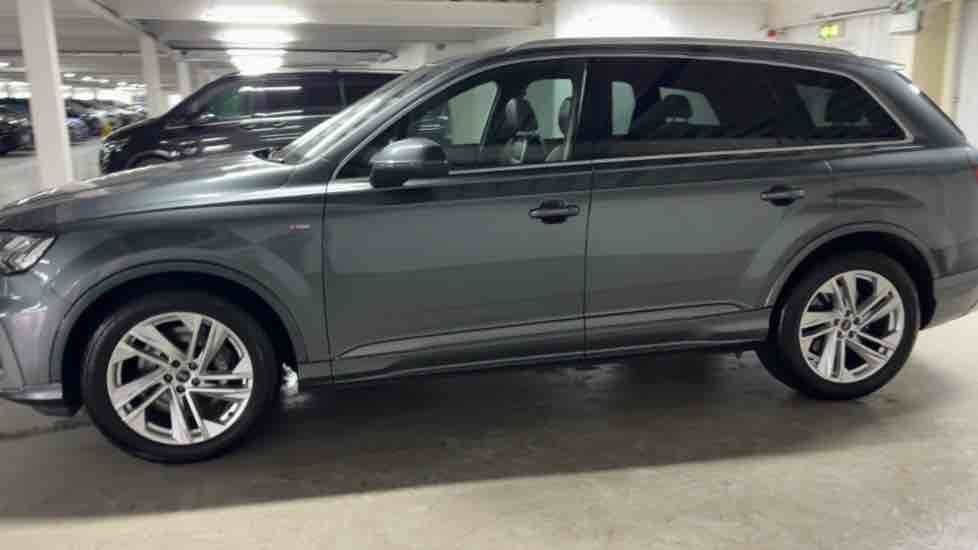 More views of Audi Q7
