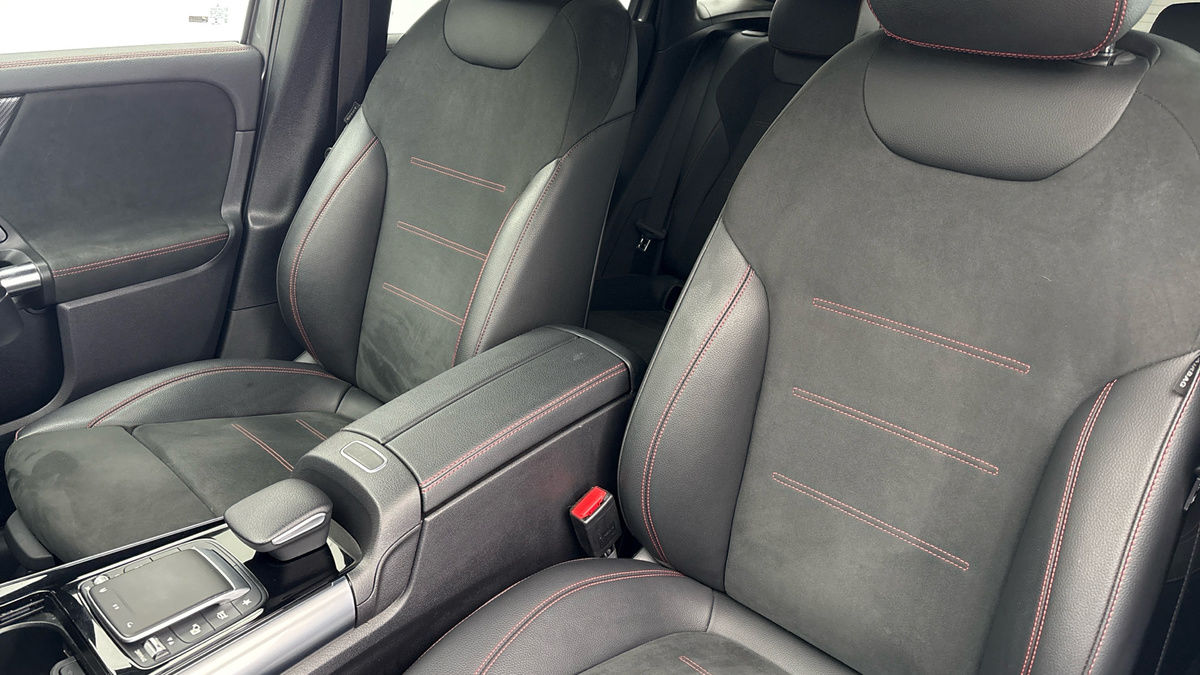 Mercedes-Benz GLA Image 7