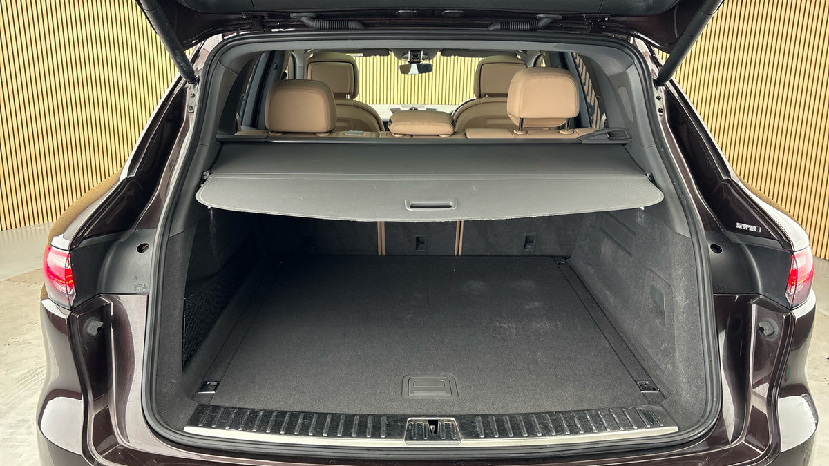 Porsche Cayenne Image 11