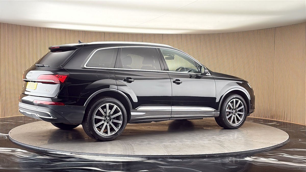 More views of Audi Q7