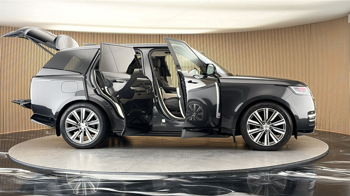 More views of Land Rover Range Rover