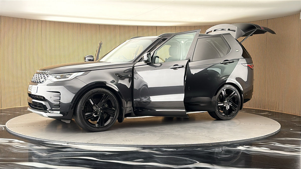 More views of Land Rover Discovery