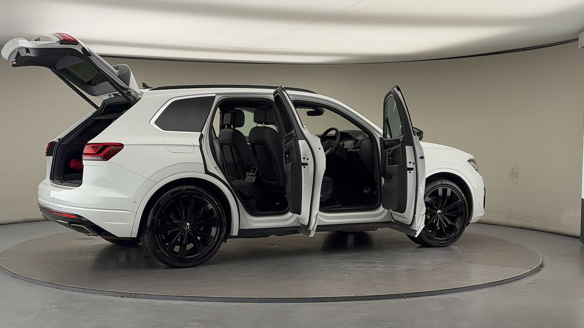 More views of Volkswagen Touareg