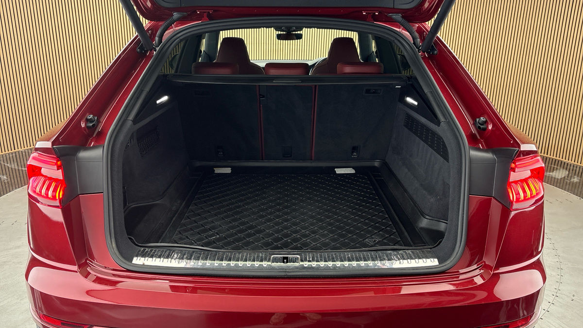 Audi SQ8 Image 11