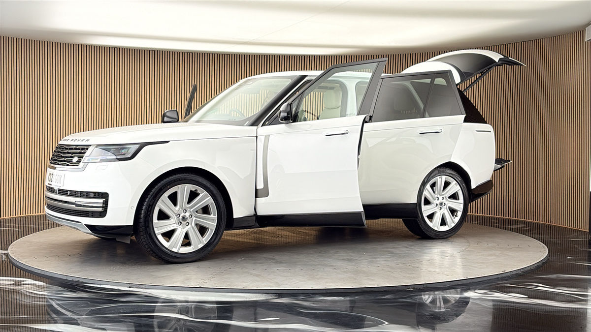 More views of Land Rover Range Rover