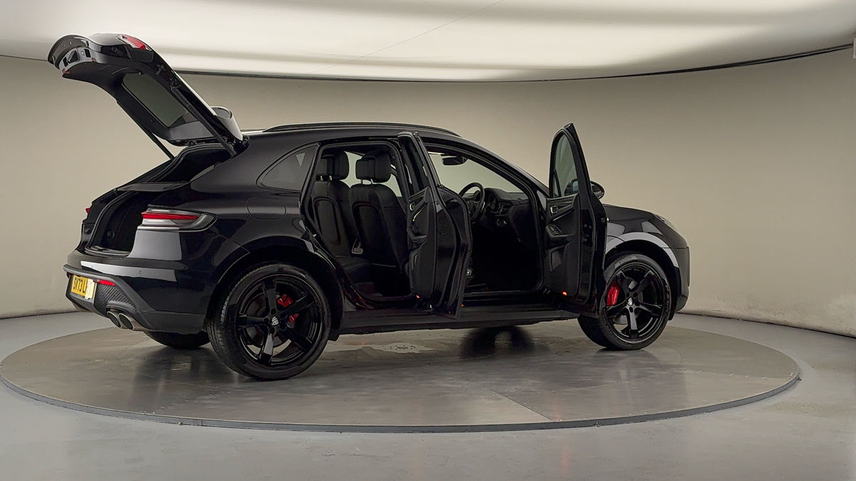 More views of Porsche Macan
