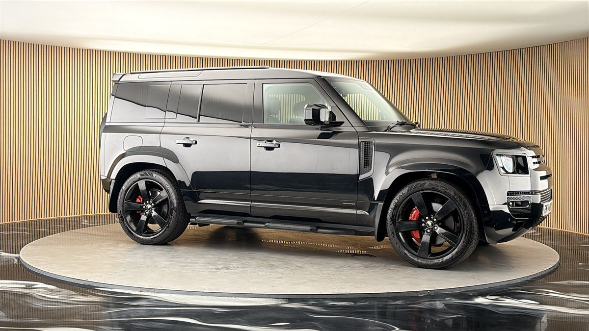 More views of Land Rover Defender 110