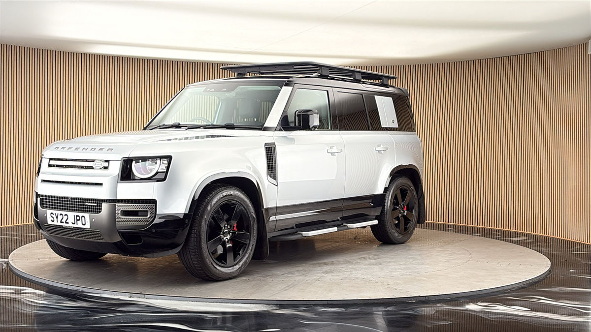 More views of Land Rover Defender 110