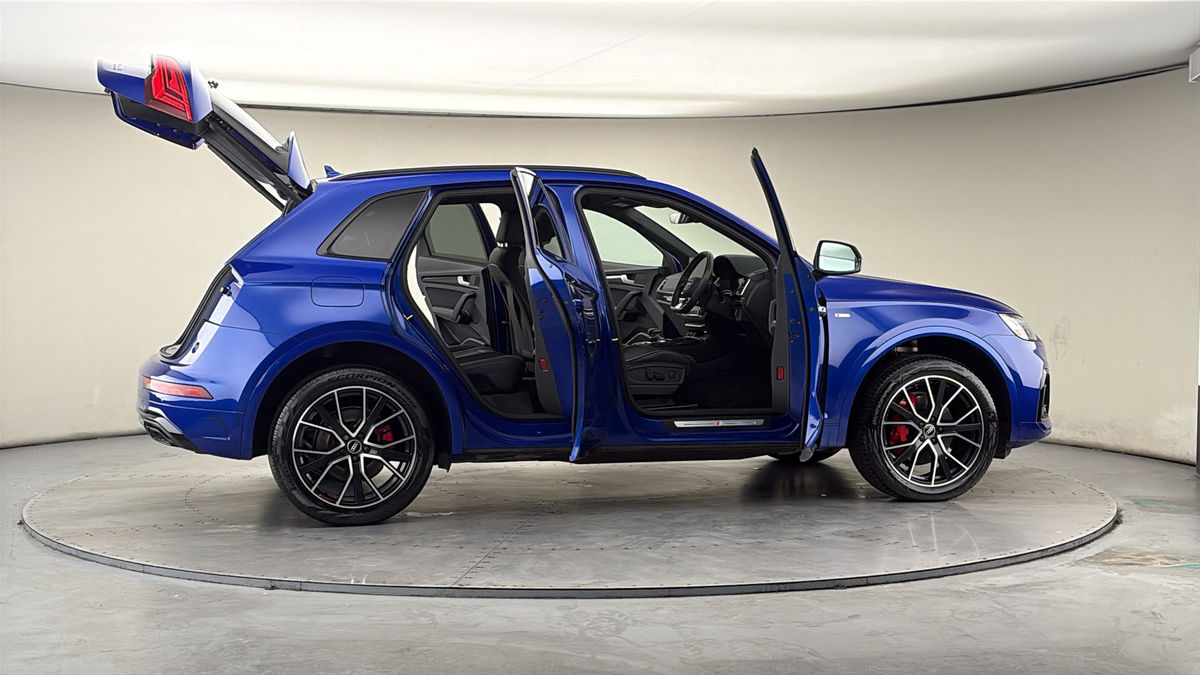 More views of Audi Q5