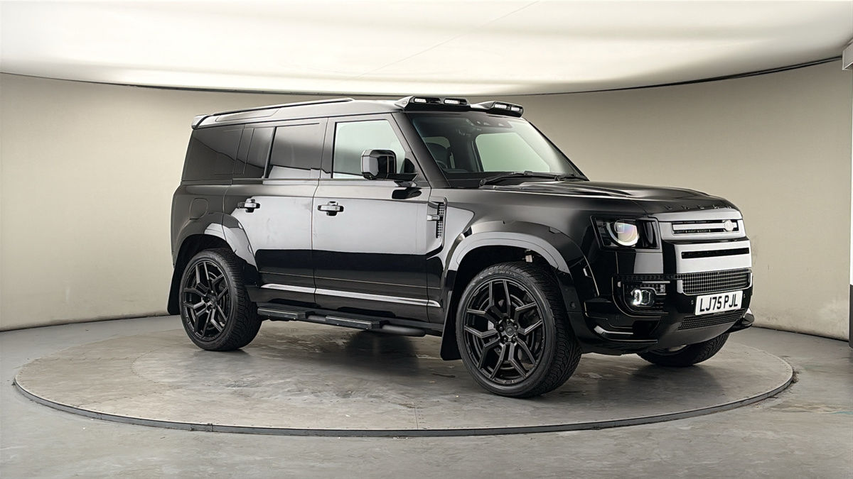 More views of Land Rover Defender 110