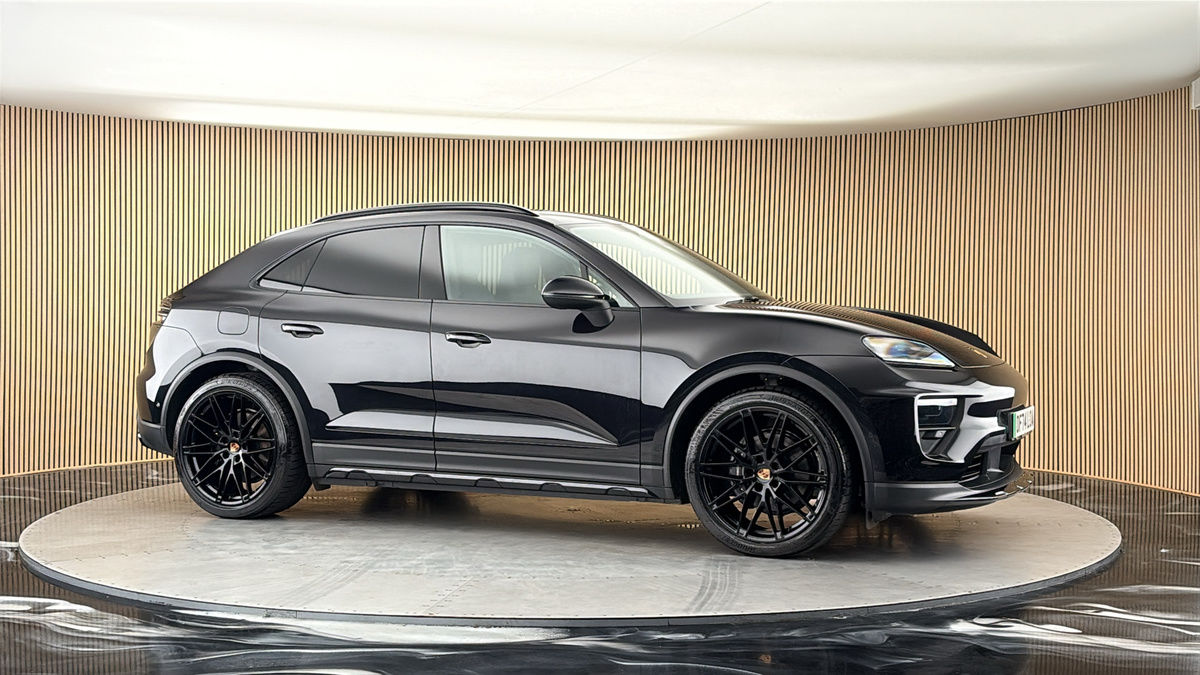 More views of Porsche Macan
