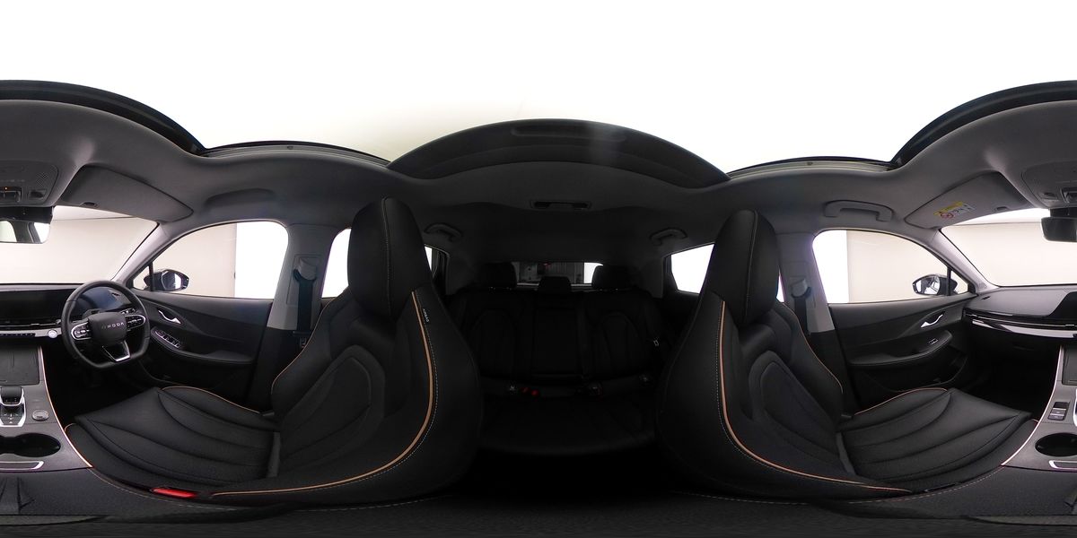 More views of Omoda 5