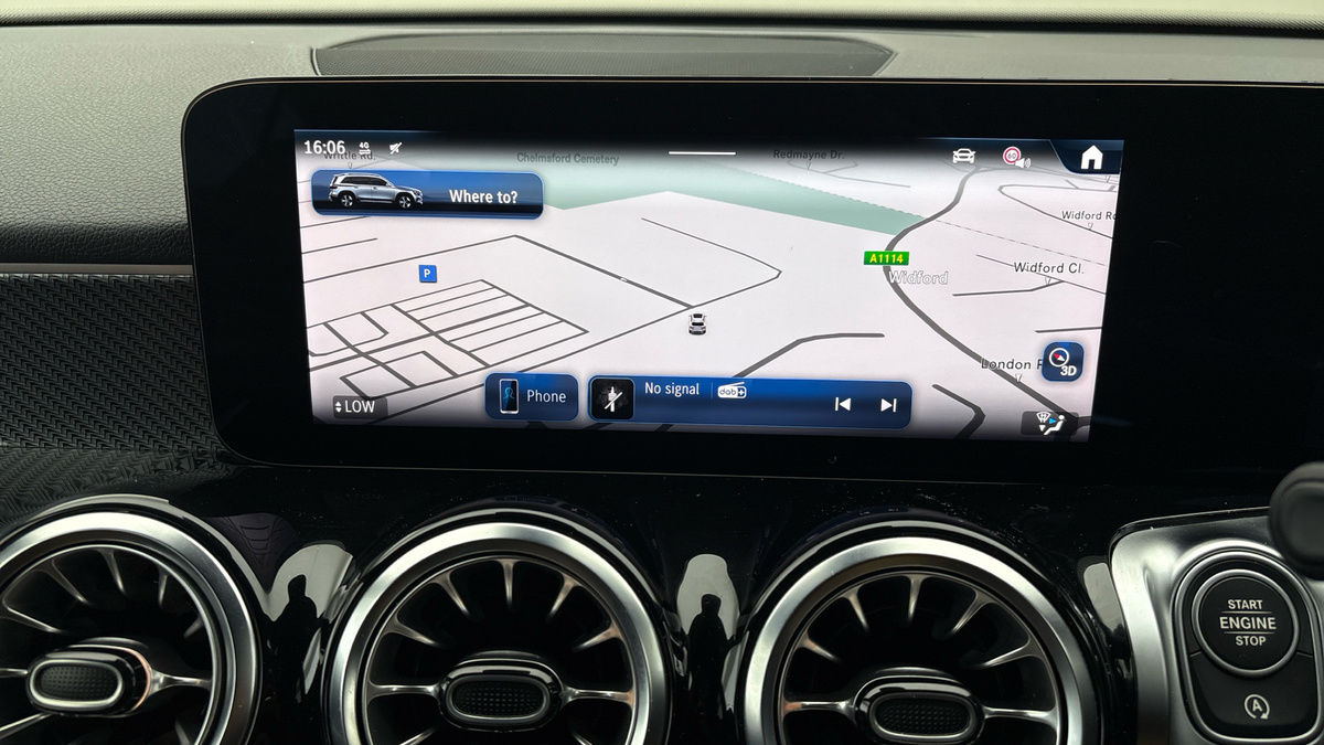 Mercedes-Benz GLB Image 17