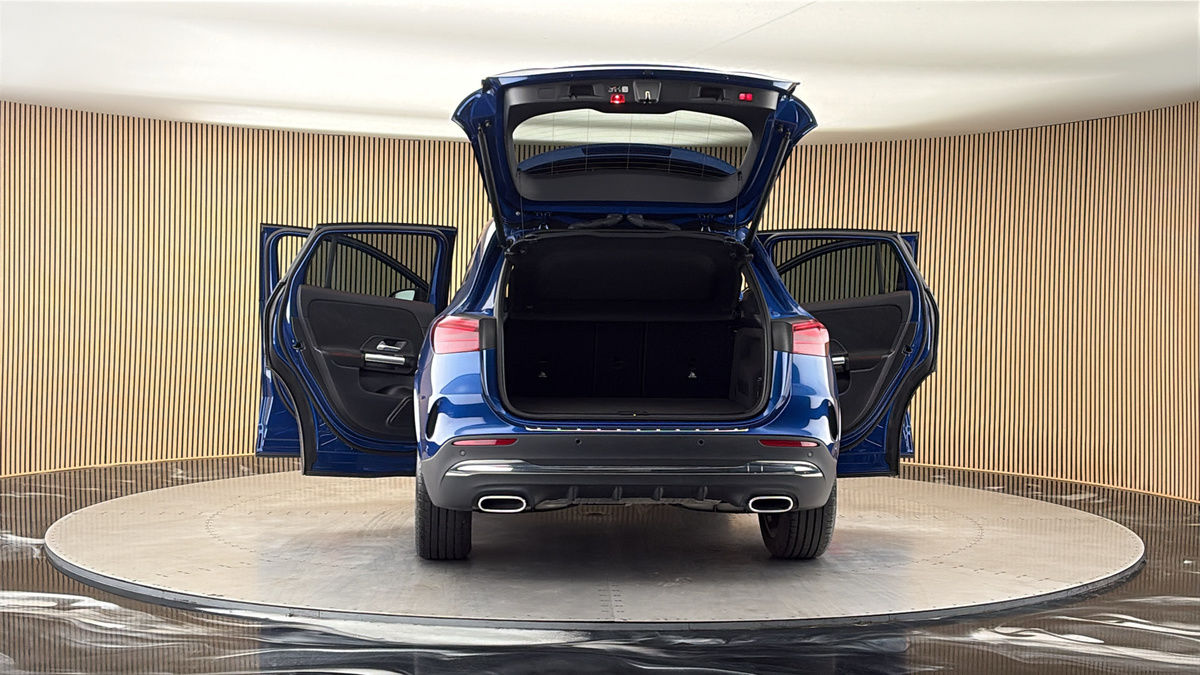 More views of Mercedes-Benz GLA