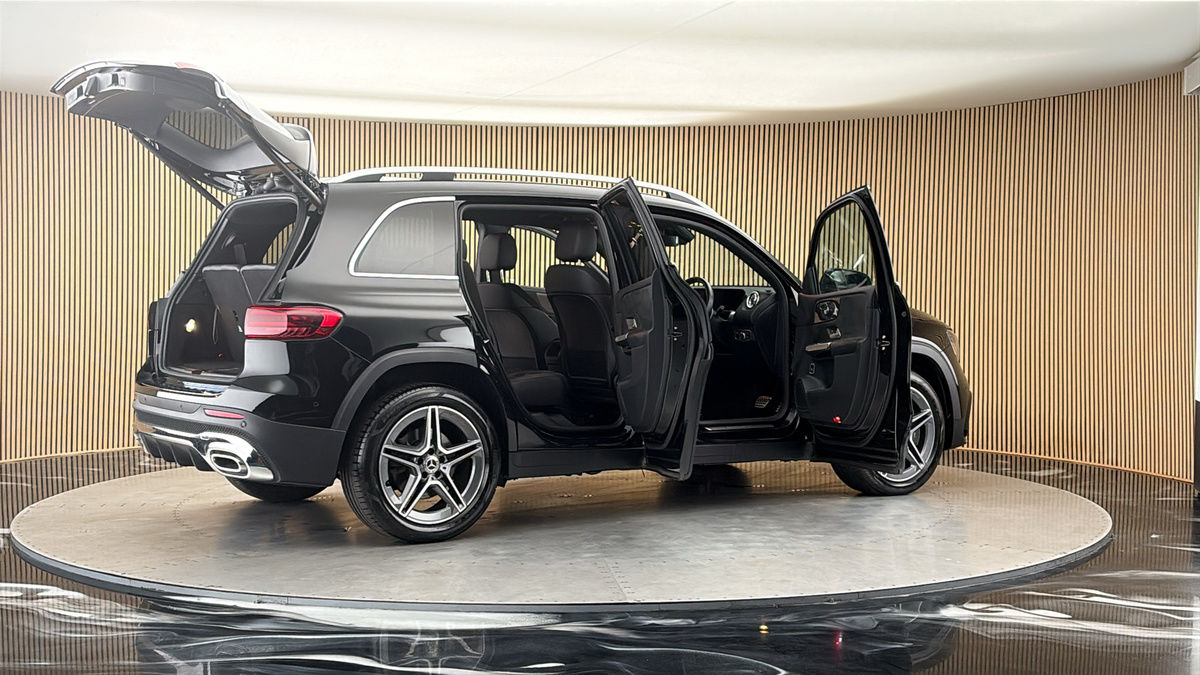More views of Mercedes-Benz GLB