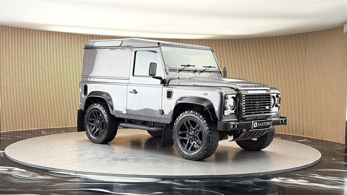 More views of Land Rover Defender 90