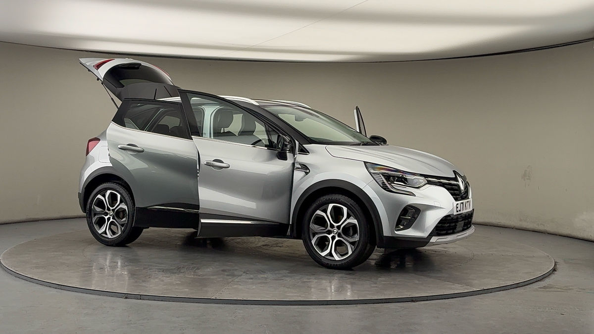 More views of Renault CAPTUR