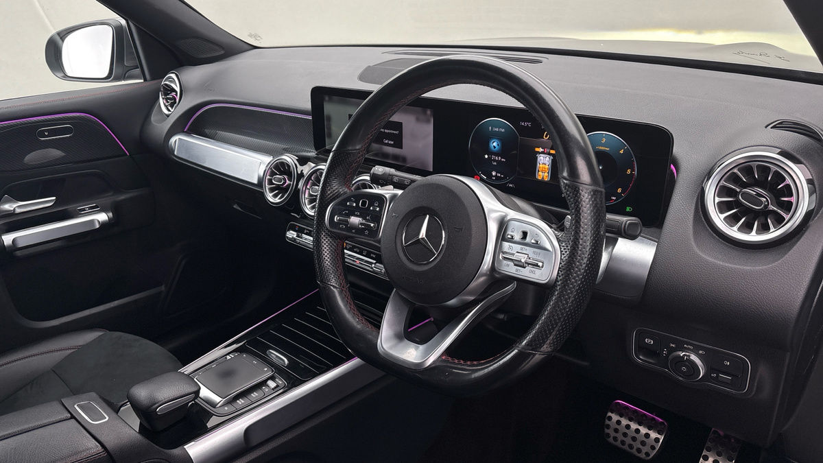 Mercedes-Benz GLB Image 5