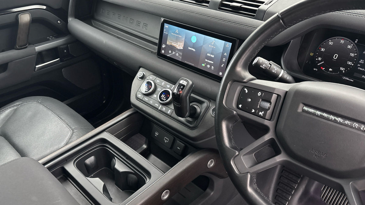 Land Rover Defender 110 Urban Image 36