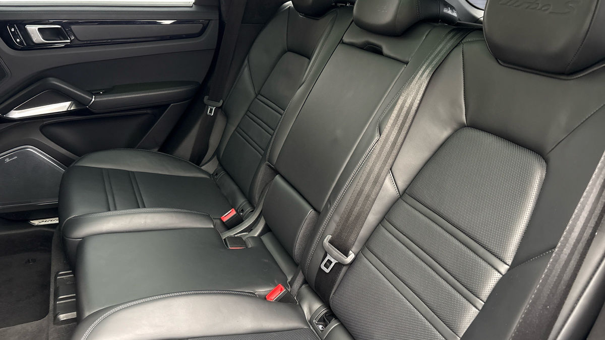 Porsche Cayenne Image 8