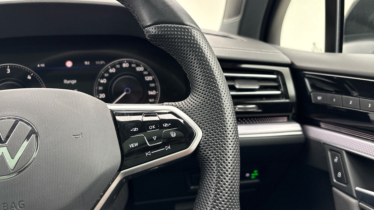 Volkswagen Touareg Image 14