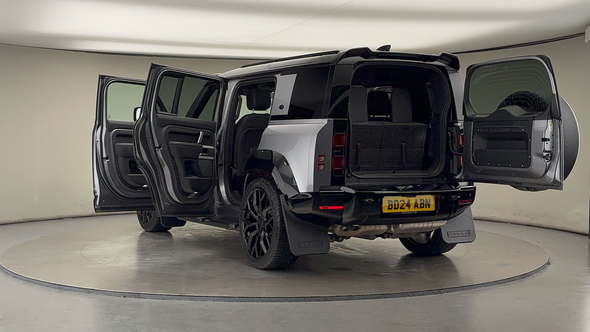 Land Rover Defender 110 Urban Image 23
