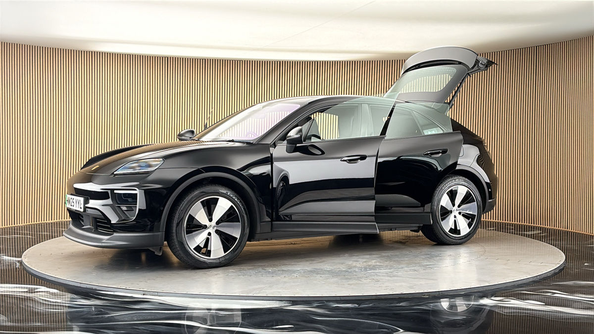 More views of Porsche Macan